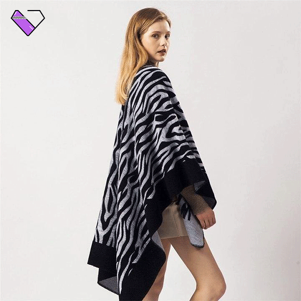 Black & White Poncho | The Ponchos